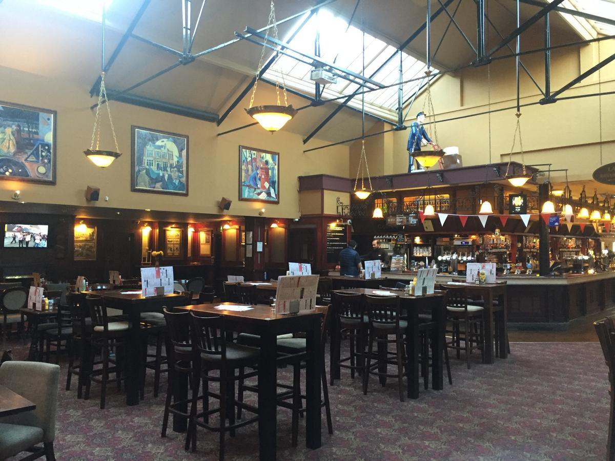 The Last Post Wetherspoon Hotel Southend-on-Sea Exterior foto